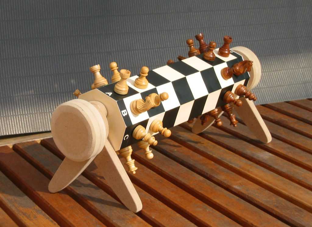 Цилиндрические шахматы